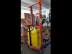 YARI AKÜLÜ İSTİF MAKİNASI